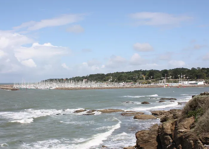 Appartement En Rdc Avec Terrasse Face A La Mer