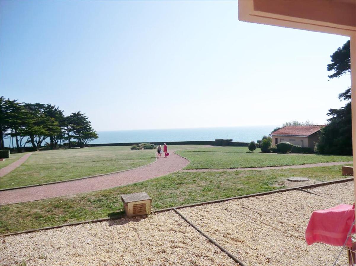 Appartement En Rdc Avec Terrasse Face A La *